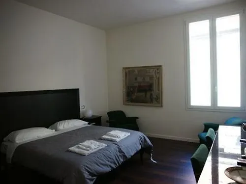 B&B Parigi Bologna 3*,